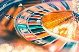 Filipino player accessing phcity live casino on a mobile device